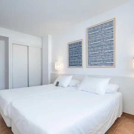 Calallonga Menorca Hotell 4*