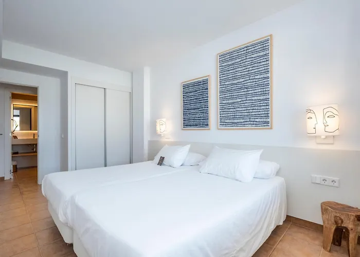 Calallonga Menorca ホテル 4*