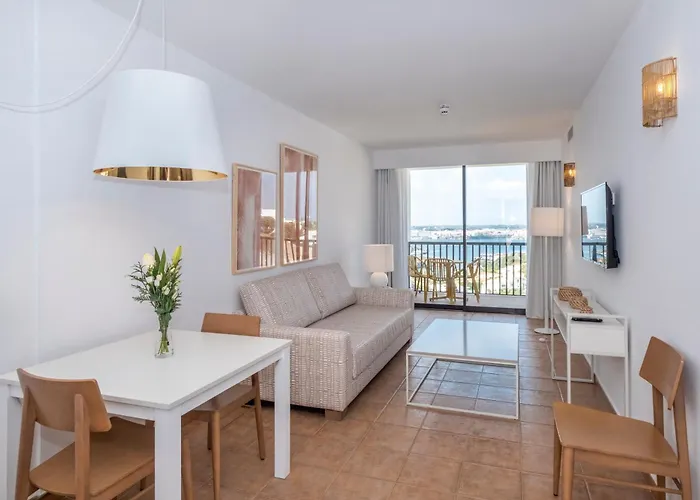 Calallonga Menorca ホテル 4*